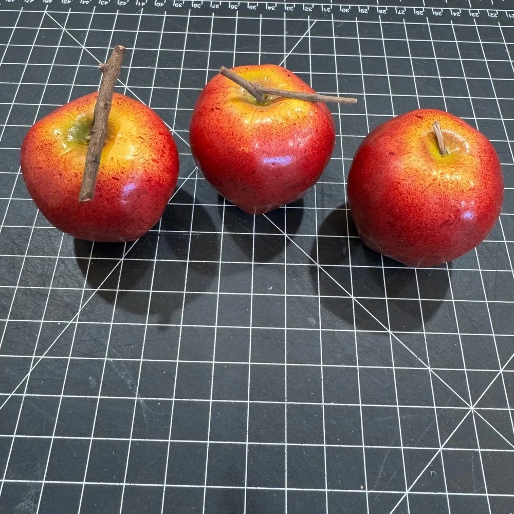 Set of 3 Realistic Artificial Red Apples Faux Fruit Home Decor Kitchen Display
